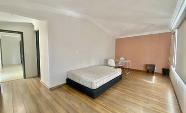 Excelente casa En calle cerrada en renta en Tecamachalco