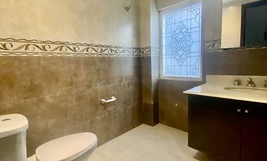 Excelente casa En calle cerrada en renta en Tecamachalco