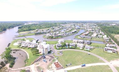 Albanueva, departamento 2 dormitorios con jardin exclusivo, venta en obra financiada, posible amarra