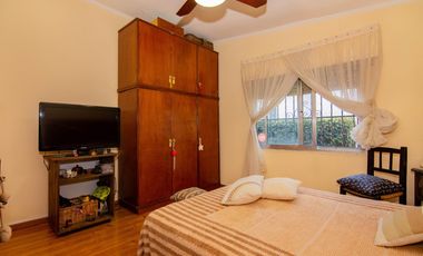 VENDO CASA EN GRANADERO BAIGORRIA,BARRIO LOS PINOS.