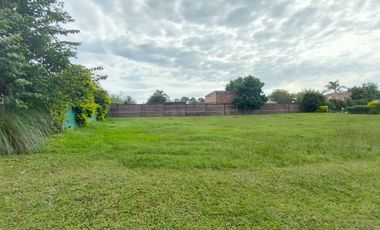 Terreno en venta en Yerba Buena , 741m2 en Quinta Azucena.