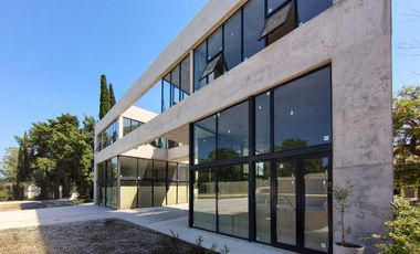 VENTA | PERMUTA | FINANCIACIÓN -  Oficina sobre la ruta. Funes