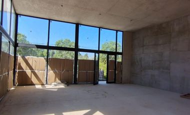 VENTA | PERMUTA | FINANCIACIÓN -  Oficina sobre la ruta. Funes