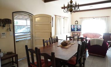 Casa de 4 ambientes en Mar Chiquita