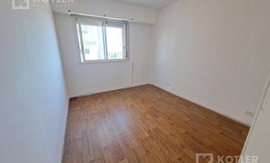 Departamento  de 3 amb. en buen estado en plena Est. de Temperley