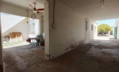 Casa en San Jose De La Esquina - Amplia - 3 dormitorios - Cochera - Patio -