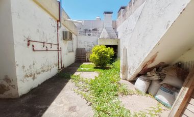 Casa en San Jose De La Esquina - Amplia - 3 dormitorios - Cochera - Patio -