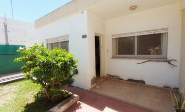 Casa en San Jose De La Esquina - Amplia - 3 dormitorios - Cochera - Patio -