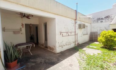 Casa en San Jose De La Esquina - Amplia - 3 dormitorios - Cochera - Patio -