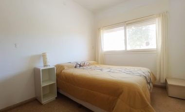 Casa en San Jose De La Esquina - Amplia - 3 dormitorios - Cochera - Patio -