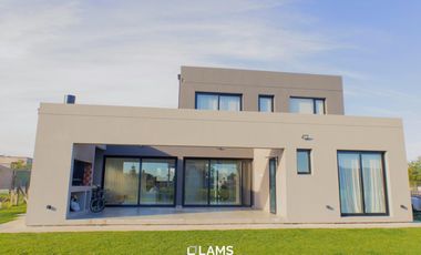 Alquiler 24 meses ( a partir de marzo ) - Casa 4 ambientes - Barrio Arenas Chico