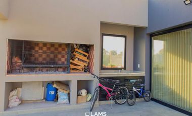 Alquiler 24 meses ( a partir de marzo ) - Casa 4 ambientes - Barrio Arenas Chico