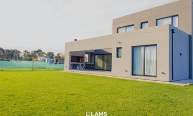 Alquiler 24 meses ( a partir de marzo ) - Casa 4 ambientes - Barrio Arenas Chico