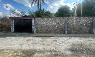 Casa en venta de un piso con doble terreno y gran vista al Lago