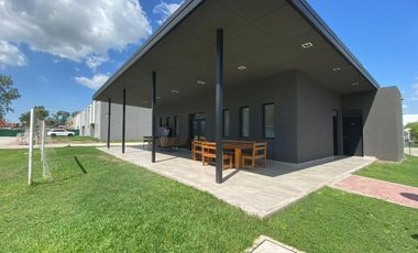 DECS Tortugas | Venta | Cómoda y funcional casa de 3 dormitorios en un condominio muy completo