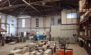 Depósito y oficinas 2.982 m2-Area de Promoción El Triángulo