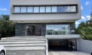 Albanueva, magnifica casa moderna de diseño, 4 dormitorios, pileta, amarra, venta