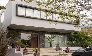 Albanueva, magnifica casa moderna de diseño, 4 dormitorios, pileta, amarra, venta