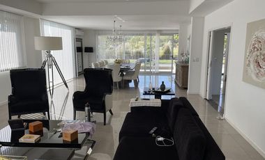 Albanueva, magnifica casa moderna de diseño, 4 dormitorios, pileta, amarra, venta