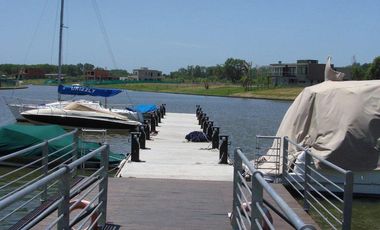 Albanueva, magnifica casa moderna de diseño, 4 dormitorios, pileta, amarra, venta