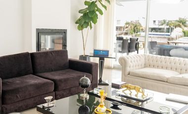 Albanueva, magnifica casa moderna de diseño, 4 dormitorios, pileta, amarra, venta