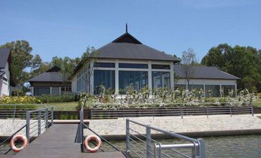 Albanueva, magnifica casa moderna de diseño, 4 dormitorios, pileta, amarra, venta