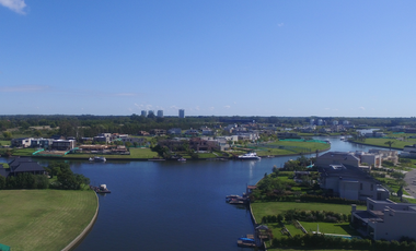 Albanueva, magnifica casa moderna de diseño, 4 dormitorios, pileta, amarra, venta