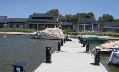 Albanueva, magnifica casa moderna de diseño, 4 dormitorios, pileta, amarra, venta