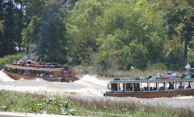 Albanueva, magnifica casa moderna de diseño, 4 dormitorios, pileta, amarra, venta