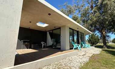 Casa a estrenar en Mar Chiquita