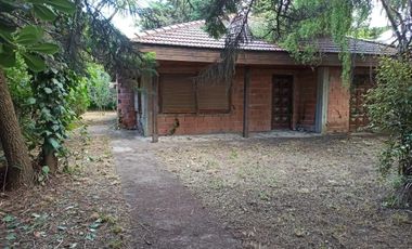 Casa en  venta a reciclar - lote de 859m2