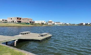 Las Piedras | Venta | Muy interesante PB en esquina de 3 dormitorios con jardín y parrilla