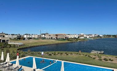 Las Piedras | Venta | Muy interesante PB en esquina de 3 dormitorios con jardín y parrilla