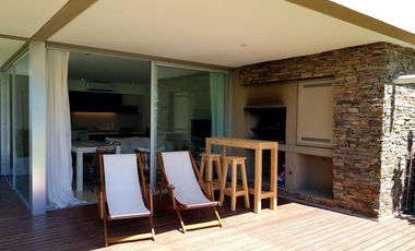 Las Piedras | Venta | Muy interesante PB en esquina de 3 dormitorios con jardín y parrilla