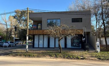 Departamento de 4 ambientes Mar de Cobo - en la plaza principal