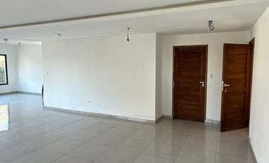 Departamento de 4 ambientes Mar de Cobo - en la plaza principal