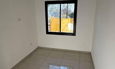 Departamento de 4 ambientes Mar de Cobo - en la plaza principal