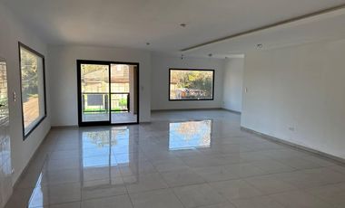 Departamento de 4 ambientes Mar de Cobo - en la plaza principal