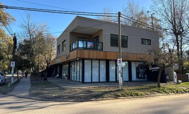 Departamento de 4 ambientes Mar de Cobo - en la plaza principal