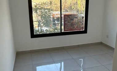 Departamento de 4 ambientes Mar de Cobo - en la plaza principal