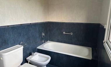 VENTA DEPARTAMENTO 4 AMBIENTES MAS 2 COCHERAS   CONDOMINIO TORTUGAS I