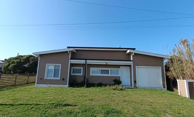 Casa en Mar de Cobo a metros de la playa