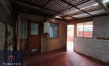 Casa en venta c/ estacionamiento en Centro de Paine
