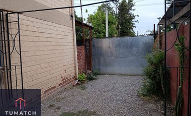 Casa en venta c/ estacionamiento en Centro de Paine
