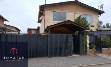 Casa en venta c/ estacionamiento en Centro de Paine