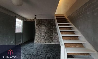 Casa en venta c/ estacionamiento en Centro de Paine