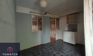 Casa en venta c/ estacionamiento en Centro de Paine