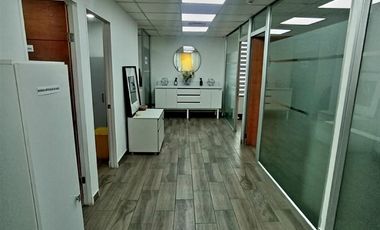 OFICINA 5 PRIVADOS, 2 BAÑOS, 4 ESTACIONAMIENTOS