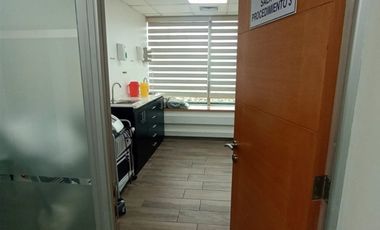 OFICINA 5 PRIVADOS, 2 BAÑOS, 4 ESTACIONAMIENTOS