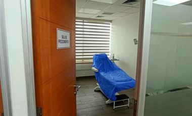 OFICINA 5 PRIVADOS, 2 BAÑOS, 4 ESTACIONAMIENTOS